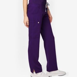 Figs Women’s Kade Cargo Scrub Pant | medium regular, purple jam